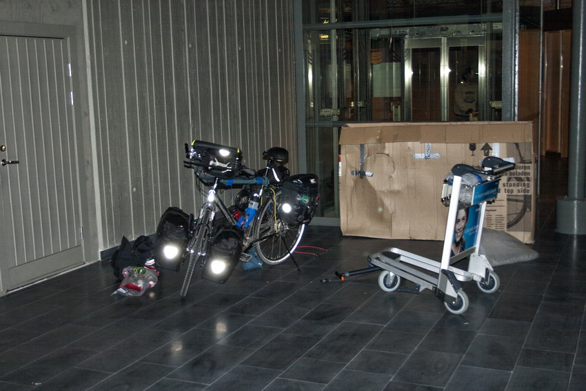 Fahrrad Ankunft Island - Sven Michalczak